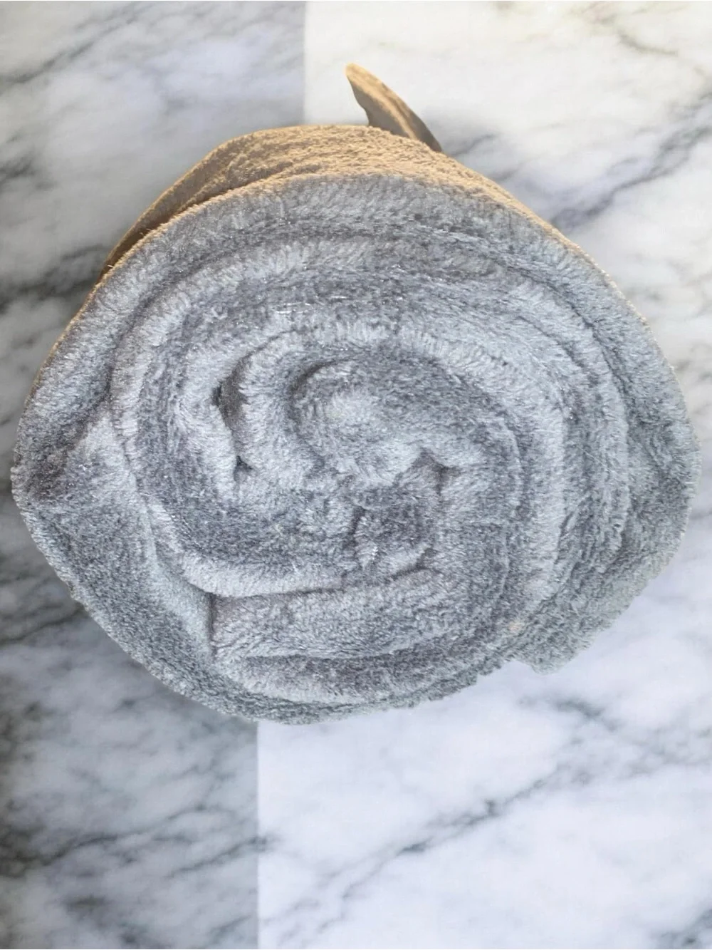 Cozy Plush Collection Solid Gray Throw